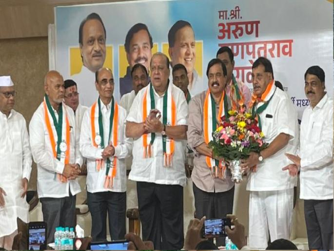 Arun Dongle senior director of Gokul Milk Association joins NCP party | Kolhapur Politics: अरुण डोंगळे यांच्या 'हातात' राष्ट्रवादीचे 'घड्याळ' Arun Dongle senior director of Gokul Milk Association joins NCP party | Kolhapur Politics: अरुण डोंगळे यांच्या 'हातात' राष्ट्रवादीचे 'घड्याळ'