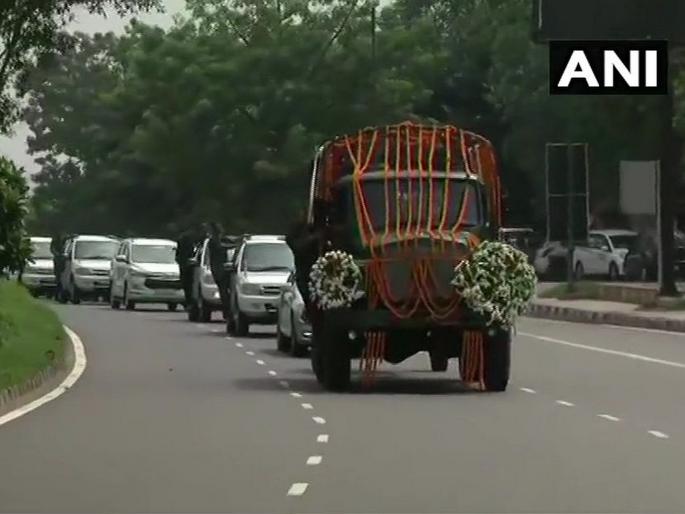 Arun Jaitley Death Update: I lost a close friend, Narendra Modi's emotional tweet after Jaitley's death | Arun Jaitley Death Update : अरुण जेटली यांच्यावर शासकीय इतमामात अंत्यसंस्कार Arun Jaitley Death Update: I lost a close friend, Narendra Modi's emotional tweet after Jaitley's death | Arun Jaitley Death Update : अरुण जेटली यांच्यावर शासकीय इतमामात अंत्यसंस्कार