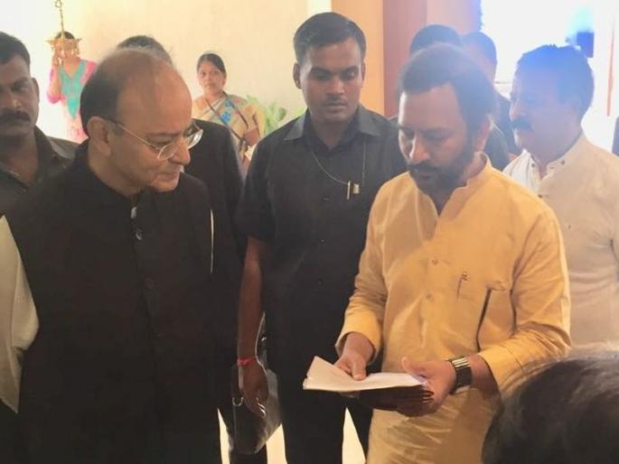 Appeal to Jaitley for cancellation of GST on classical music programs | शास्त्रीय संगीताच्या कार्यक्रमांवर जी.एस.टी रद्द करण्याबाबत कलाकारांचे जेटलींना निवेदन Appeal to Jaitley for cancellation of GST on classical music programs | शास्त्रीय संगीताच्या कार्यक्रमांवर जी.एस.टी रद्द करण्याबाबत कलाकारांचे जेटलींना निवेदन