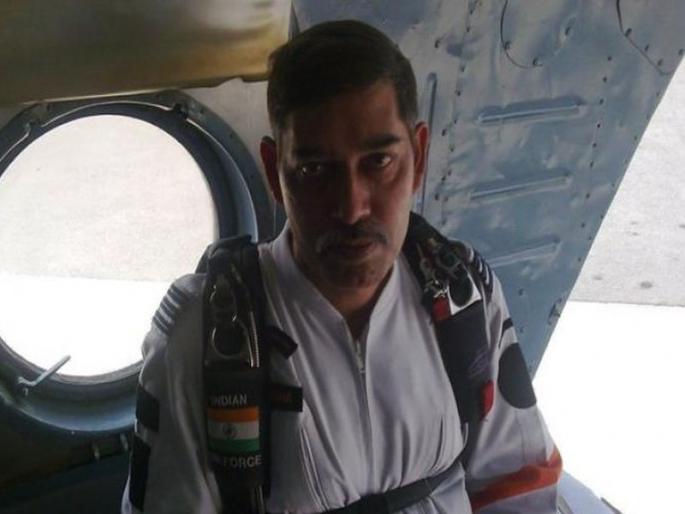 'Honey Trap' stuck in airplane; Confidential Information to Pakistan | ‘हनी ट्रॅप’मध्ये अडकला वायुदलाचा अधिकारी; पाकिस्तानला देत होता गोपनीय माहिती 'Honey Trap' stuck in airplane; Confidential Information to Pakistan | ‘हनी ट्रॅप’मध्ये अडकला वायुदलाचा अधिकारी; पाकिस्तानला देत होता गोपनीय माहिती