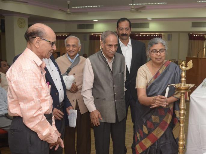 Make Document of folk art, literature: Aruna Dhere | लोककला, साहित्य, प्रकारांचे दस्तऐवज करा : अरुणा ढेरे Make Document of folk art, literature: Aruna Dhere | लोककला, साहित्य, प्रकारांचे दस्तऐवज करा : अरुणा ढेरे