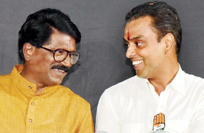 Competition in Shiv Sena & Congress for South Mumbai for Marathi votes | मराठी मतांसाठी दक्षिण मुंबईत रस्सीखेच Competition in Shiv Sena & Congress for South Mumbai for Marathi votes | मराठी मतांसाठी दक्षिण मुंबईत रस्सीखेच