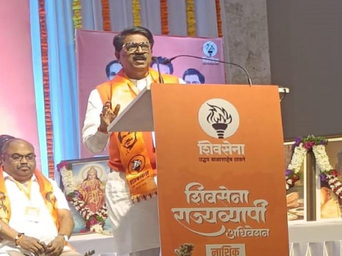 Let alone finding a job, workers are on the hunt for land; Arvind Sawant's stroke | नोकरी मिळणे तर सोडाच, कामगार देशोधडीला लागलेत; अरविंद सावंत यांचा घणाघात Let alone finding a job, workers are on the hunt for land; Arvind Sawant's stroke | नोकरी मिळणे तर सोडाच, कामगार देशोधडीला लागलेत; अरविंद सावंत यांचा घणाघात