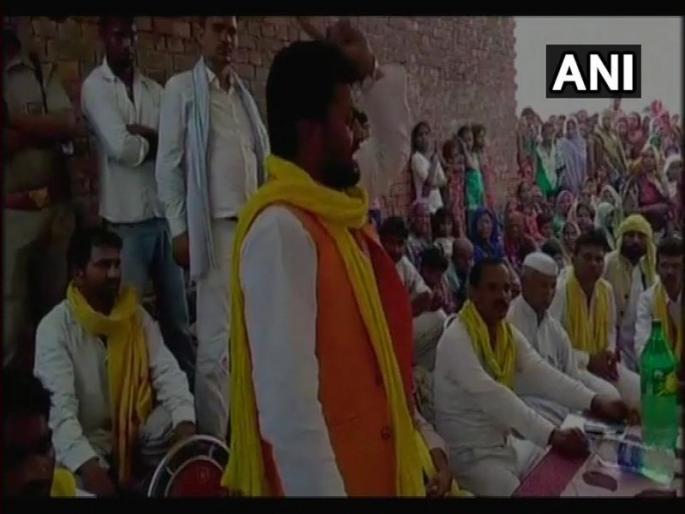 yogi cabinet minister om prakash rajbhar son arvind rajbhar say will cut hands of people who touch women inappropriately | 'मुलींना चुकीचा स्पर्श करणाऱ्याचे हात तोडून टाकीन' yogi cabinet minister om prakash rajbhar son arvind rajbhar say will cut hands of people who touch women inappropriately | 'मुलींना चुकीचा स्पर्श करणाऱ्याचे हात तोडून टाकीन'