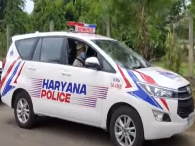 Haryana Police PCR van hit a bike then left injured couple on hospital gate and ran away | आधी गाडीनं उडवलं, नंतर जखमी अवस्थेत रुग्णालयाच्या गेटवर सोडून काढला पळ Haryana Police PCR van hit a bike then left injured couple on hospital gate and ran away | आधी गाडीनं उडवलं, नंतर जखमी अवस्थेत रुग्णालयाच्या गेटवर सोडून काढला पळ