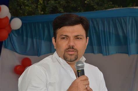 Handore at Nagpur for enquiry of Ashish Deshmukh and report to the party leaders | आशिष देशमुखांच्या चौकशीसाठी हंडोरे दाखल, पक्षश्रेष्ठींना अहवाल देणार Handore at Nagpur for enquiry of Ashish Deshmukh and report to the party leaders | आशिष देशमुखांच्या चौकशीसाठी हंडोरे दाखल, पक्षश्रेष्ठींना अहवाल देणार