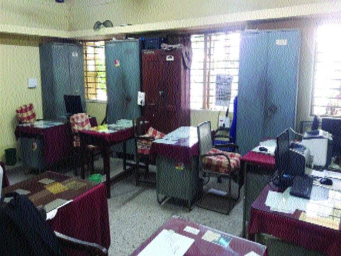 Pt Action on Late Latifs, the need to start biometric method | पं. स.च्या लेट लतिफांवर कारवाई, बायोमेट्रीक पद्धत सुरु करण्याची गरज Pt Action on Late Latifs, the need to start biometric method | पं. स.च्या लेट लतिफांवर कारवाई, बायोमेट्रीक पद्धत सुरु करण्याची गरज