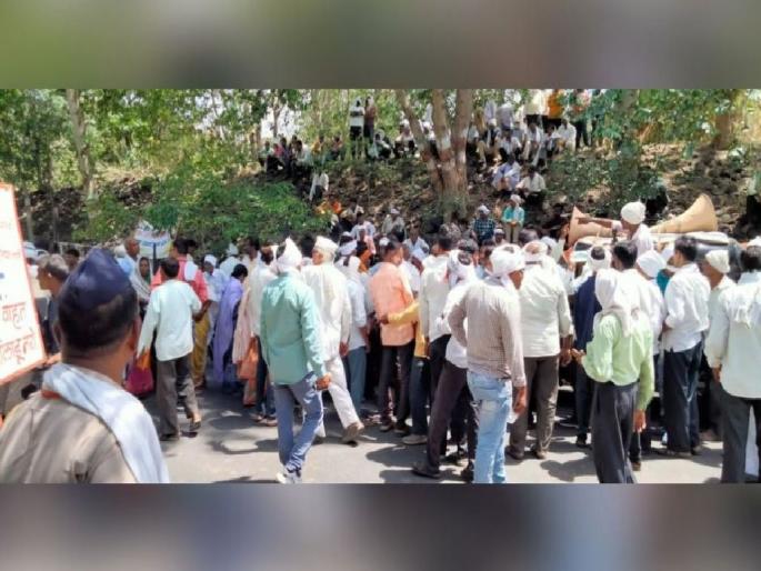 Upper Wardha Project Victims Strikes on Pipeline; Attempt to break the gate, 40 people were taken | अप्पर वर्धा प्रकल्पग्रस्तांचा पाइपलाइनवर हल्लाबोल; गेट तोडण्याचा प्रयत्न, ४० जण स्थानबद्ध Upper Wardha Project Victims Strikes on Pipeline; Attempt to break the gate, 40 people were taken | अप्पर वर्धा प्रकल्पग्रस्तांचा पाइपलाइनवर हल्लाबोल; गेट तोडण्याचा प्रयत्न, ४० जण स्थानबद्ध