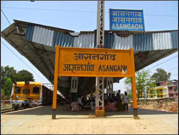 First local to Ashinggaon to Vaishind, transport after 98 hours gradually restored | आसनगावहून वाशिंदकडे पहिली लोकल रवाना, 98 तासानंतर वाहतूक हळूहळू पूर्वपदावर First local to Ashinggaon to Vaishind, transport after 98 hours gradually restored | आसनगावहून वाशिंदकडे पहिली लोकल रवाना, 98 तासानंतर वाहतूक हळूहळू पूर्वपदावर