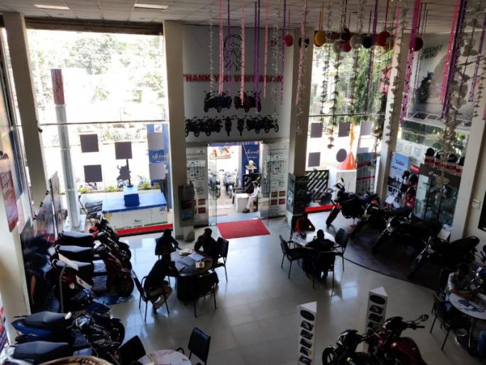 Excitement of Navratri, 700 two-wheelers and 400 four-wheelers will be on the road in jalgaon | घटस्थापनेचा उत्साह, ७०० दुचाकी तर ४०० चारचाकी येणार रस्त्यावर Excitement of Navratri, 700 two-wheelers and 400 four-wheelers will be on the road in jalgaon | घटस्थापनेचा उत्साह, ७०० दुचाकी तर ४०० चारचाकी येणार रस्त्यावर