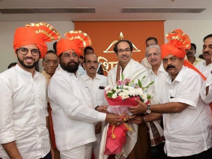 Shiv Sena pulls BJP tension on governor's visit! | शिवसेनेची राज्यपाल भेटीची खेळी भाजपचं टेन्शन वाढवणारी ! Shiv Sena pulls BJP tension on governor's visit! | शिवसेनेची राज्यपाल भेटीची खेळी भाजपचं टेन्शन वाढवणारी !