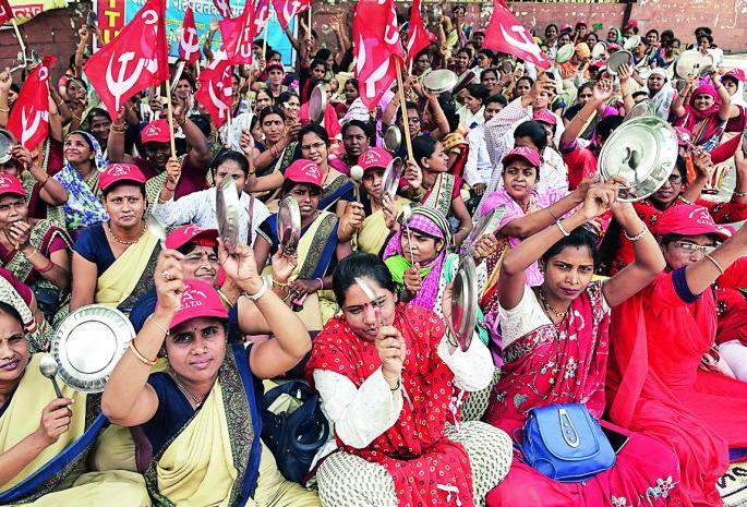 Pay a minimum of 10 thousand rupees: Asha workers demanded | किमान १० हजार रुपये मानधन द्या : आशा कर्मचाऱ्यांची मागणी Pay a minimum of 10 thousand rupees: Asha workers demanded | किमान १० हजार रुपये मानधन द्या : आशा कर्मचाऱ्यांची मागणी