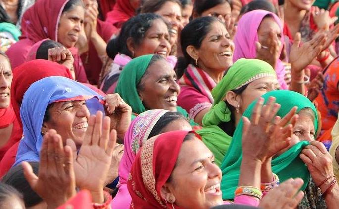 Andhra Pradesh Chief Minister YS Jaganmohan Reddy has increased the salaries of Asha workers | नव्या सरकारची दणक्यात सुरुवात, आशा वर्कर्संच्या मानधनात तब्बल 7 हजारांची वाढ Andhra Pradesh Chief Minister YS Jaganmohan Reddy has increased the salaries of Asha workers | नव्या सरकारची दणक्यात सुरुवात, आशा वर्कर्संच्या मानधनात तब्बल 7 हजारांची वाढ