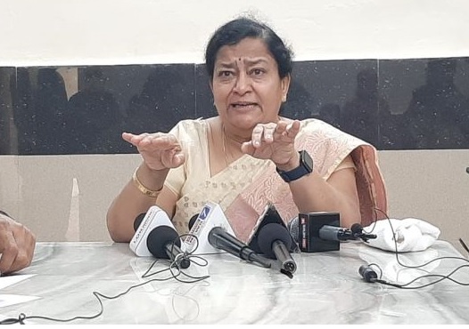 Wardha abortion case; The role of the health department is questionable; Demand for SIT inquiry | वर्धा गर्भपात प्रकरण; आरोग्य विभागाची भूमिका संशयास्पद; 'एसआयटी' चौकशीची रेटणार मागणी Wardha abortion case; The role of the health department is questionable; Demand for SIT inquiry | वर्धा गर्भपात प्रकरण; आरोग्य विभागाची भूमिका संशयास्पद; 'एसआयटी' चौकशीची रेटणार मागणी