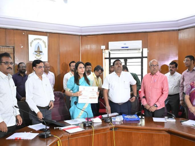 Nashik Municipality to break deposit of Rs 200 crore for Simhastha | सिंहस्थासाठी नाशिक महापाालिका मोडणार २०० कोटींच्या ठेवी Nashik Municipality to break deposit of Rs 200 crore for Simhastha | सिंहस्थासाठी नाशिक महापाालिका मोडणार २०० कोटींच्या ठेवी