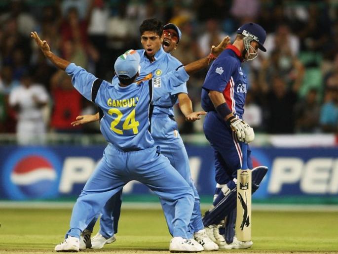 When Ashish Nehra said to Sourav Ganguly, 'Do not be afraid, I am' | जेव्हा आशिष नेहरा सौरव गांगुलीला बोलला होता, 'घाबरु नकोस, मी आहे'