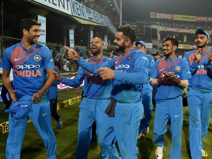 Virat Kohli was surprised to see the fielding of Ashish Nehra in the last match | VIDEO: शेवटच्या सामन्यात आशिष नेहराने केलेली फिल्डिंग पाहून विराट कोहलीही झाला आश्चर्यचकित