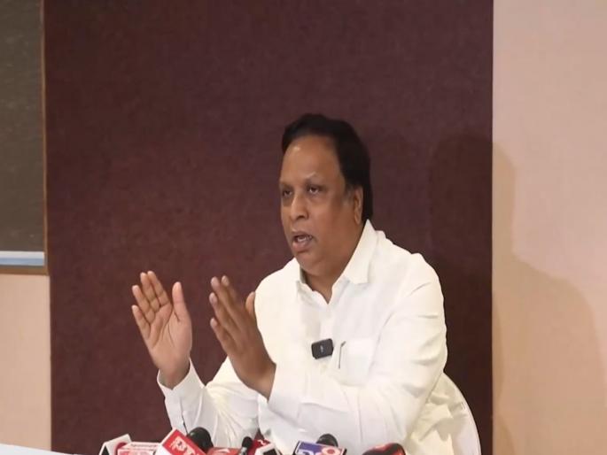 Where were you during the inspection of drain cleaning Ashish Shelar questions Aditya Thackeray | नालेसफाईच्या पाहणीवेळी तुम्ही कुठे होता? आशिष शेलार यांचा आदित्य ठाकरे यांना सवाल Where were you during the inspection of drain cleaning Ashish Shelar questions Aditya Thackeray | नालेसफाईच्या पाहणीवेळी तुम्ही कुठे होता? आशिष शेलार यांचा आदित्य ठाकरे यांना सवाल