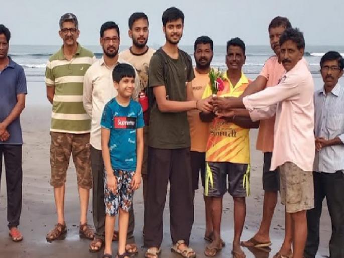 Ashutosh Joshi from Ratnagiri district will cover a distance of 18,500 km on foot | रेकॉर्डसाठी नव्हे तर..,रत्नागिरी जिल्ह्यातील आशुतोष जोशी करणार १८ हजार ५०० किलोमीटर पायी प्रवास Ashutosh Joshi from Ratnagiri district will cover a distance of 18,500 km on foot | रेकॉर्डसाठी नव्हे तर..,रत्नागिरी जिल्ह्यातील आशुतोष जोशी करणार १८ हजार ५०० किलोमीटर पायी प्रवास