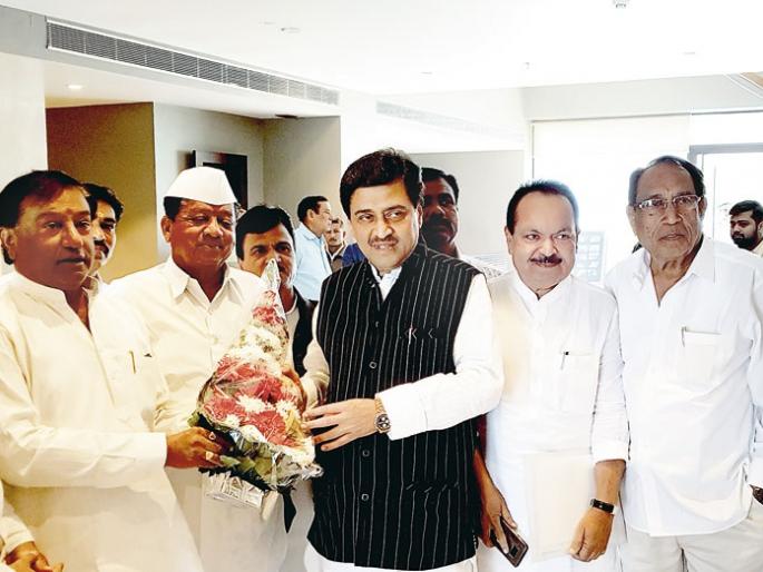 Gujarat election results positive for Congress in Maharashtra; Ashok Chavan's claim | गुजरात निवडणुकीचा महाराष्ट्रात काँग्रेससाठी सकारात्मक परिणाम; अशोक चव्हाण यांचा दावा Gujarat election results positive for Congress in Maharashtra; Ashok Chavan's claim | गुजरात निवडणुकीचा महाराष्ट्रात काँग्रेससाठी सकारात्मक परिणाम; अशोक चव्हाण यांचा दावा