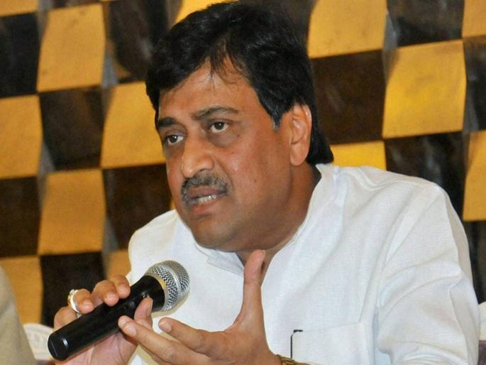 Maharashtra Election 2019 : Corruption in Jalyuktashiwar; Now the fraud with Marathwada in the name of watergrid | जलयुक्तमध्ये भ्रष्टाचार; आता वॉटरग्रीडच्या नावे मराठवाड्याची धूळफेक Maharashtra Election 2019 : Corruption in Jalyuktashiwar; Now the fraud with Marathwada in the name of watergrid | जलयुक्तमध्ये भ्रष्टाचार; आता वॉटरग्रीडच्या नावे मराठवाड्याची धूळफेक