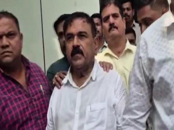 Nashik's Ashok Kharat cried profusely in the cell; The father who cursed the police has now softened! | नाशिकचा 'भोंदू' अशोक खरात कोठडीत ढसाढसा रडला; पोलिसांना शाप देणारा बाबा आता नरमला! Nashik's Ashok Kharat cried profusely in the cell; The father who cursed the police has now softened! | नाशिकचा 'भोंदू' अशोक खरात कोठडीत ढसाढसा रडला; पोलिसांना शाप देणारा बाबा आता नरमला!