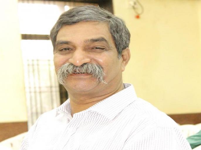 Storekeeper to mustache poet; A unique journey of Ashok Naigaonkar | स्टोअरकीपर ते मिशीवाला कवी; नायगावकरांचा अनोखा प्रवास Storekeeper to mustache poet; A unique journey of Ashok Naigaonkar | स्टोअरकीपर ते मिशीवाला कवी; नायगावकरांचा अनोखा प्रवास