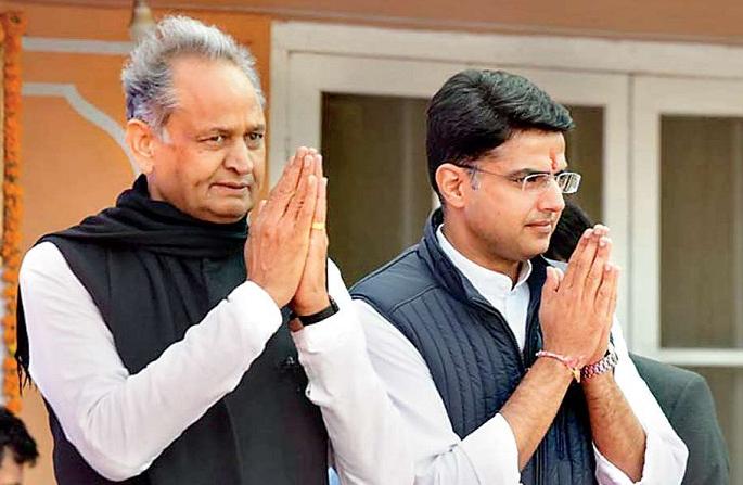 Sachin Pilot meets Amit Shah; Whip issued to Congress MLAs | Rajasthan Political Crisis : राजस्थानच्या राजकारणासाठी आजचा दिवस महत्वाचा; काँग्रेसच्या आमदारांना व्हिप जारी Sachin Pilot meets Amit Shah; Whip issued to Congress MLAs | Rajasthan Political Crisis : राजस्थानच्या राजकारणासाठी आजचा दिवस महत्वाचा; काँग्रेसच्या आमदारांना व्हिप जारी