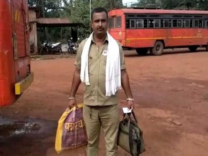 ST Workers Strike : Dapoli the driver of st depot arrived on duty today with bangles in his hands | ST Workers Strike : एसटी कर्मचाऱ्यांचा संप चिघळणार; चालक चक्क हातात बांगड्या भरून ड्युटीवर झाले हजर!