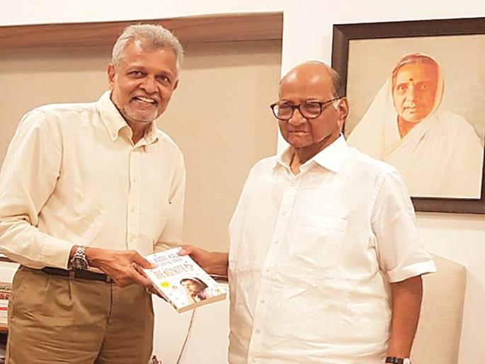 Ashok Vikare discusses with Sharad Pawar | अशोक विखे यांची शरद पवारांशी चर्चा Ashok Vikare discusses with Sharad Pawar | अशोक विखे यांची शरद पवारांशी चर्चा