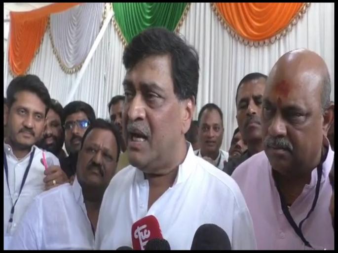 Shiv Sena and Congress will continue to be together in MahaVikasAghadi - Ashok Chavan | शिवसेना आणि काँग्रेस यापुढेही महाविकास आघाडीत एकत्र राहतील- अशोक चव्हाण Shiv Sena and Congress will continue to be together in MahaVikasAghadi - Ashok Chavan | शिवसेना आणि काँग्रेस यापुढेही महाविकास आघाडीत एकत्र राहतील- अशोक चव्हाण