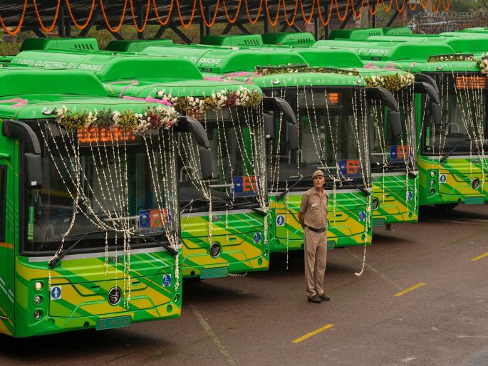 Ashok Leyland Q1 Results Bus manufacturing company posts profit of rs 594 crore Shares jump price hits rs 121 | बस बनवणाऱ्या कंपनीला ₹५९४ कोटींचा नफा; शेअर खरेदीसाठी उड्या, ₹१२१ वर आला भाव