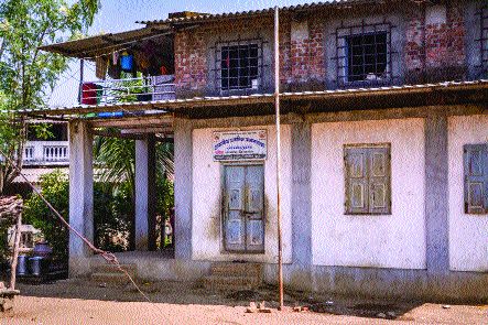 Ashramshal for 12 years in rented house | आश्रमशाळा १२ वर्षे भाडोत्री जागेत Ashramshal for 12 years in rented house | आश्रमशाळा १२ वर्षे भाडोत्री जागेत