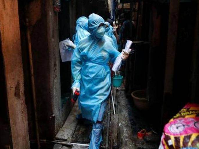 CoronaVirus In Mumbai: Home quarantine patients should stay at home for 17 days; Circular issued by the Municipal Corporation | CoronaVirus In Mumbai: होम क्वारंटाइन रुग्णांनी १७ दिवस घरीच राहावे; महापालिकेने जाहीर केले परिपत्रक CoronaVirus In Mumbai: Home quarantine patients should stay at home for 17 days; Circular issued by the Municipal Corporation | CoronaVirus In Mumbai: होम क्वारंटाइन रुग्णांनी १७ दिवस घरीच राहावे; महापालिकेने जाहीर केले परिपत्रक