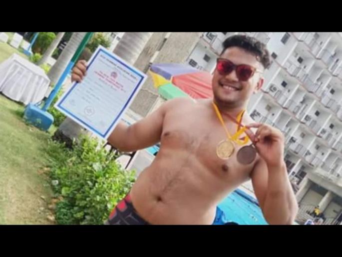 National-level swimmer Ashutosh dies due to Covid-19, family alleges negligence by Delhi hospital | कोरोनामुळे राष्ट्रीय जलतरणपटूचा मृत्यू, कुटुंबीयांचा हॉस्पिटलवर गंभीर आरोप National-level swimmer Ashutosh dies due to Covid-19, family alleges negligence by Delhi hospital | कोरोनामुळे राष्ट्रीय जलतरणपटूचा मृत्यू, कुटुंबीयांचा हॉस्पिटलवर गंभीर आरोप