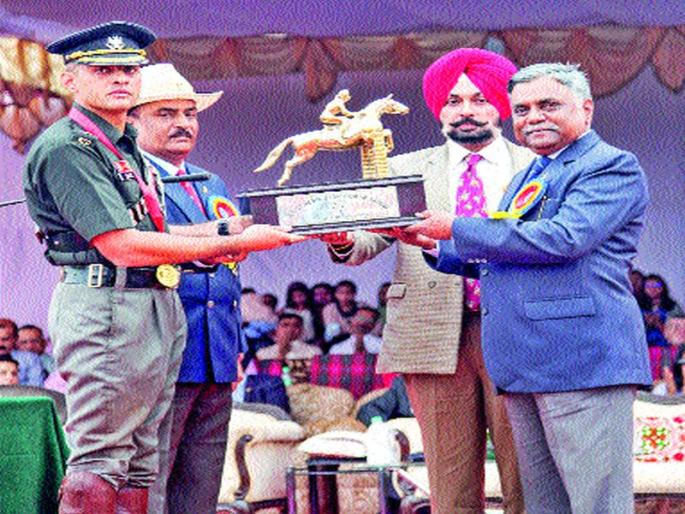 Rohit Dagar became the host of the best athletic and thrilling performances | रोहित डागर ठरले उत्कृष्ट अश्वारोहक, थरारक प्रात्यक्षिकांना उपस्थितांची दाद