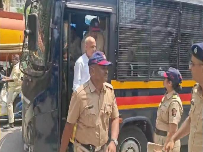 Navi Mumbai Police investigation officers charged in Ashwini Bidre murder case | अश्विनी बिद्रे हत्याप्रकरणी नवी मुंबई पोलिस दलातील तपास अधिकाऱ्यांवर ताशेरे Navi Mumbai Police investigation officers charged in Ashwini Bidre murder case | अश्विनी बिद्रे हत्याप्रकरणी नवी मुंबई पोलिस दलातील तपास अधिकाऱ्यांवर ताशेरे