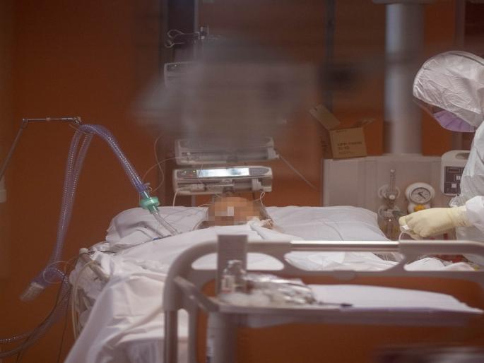 Patients began to increase as discounts were reduced in four Asian countries-SRJ | आशिया खंडातील या चार देशांना लॉकडाऊन हटवणे पडले महागात, तर पुन्हा एकदा कोरोनाने घातले थैमान Patients began to increase as discounts were reduced in four Asian countries-SRJ | आशिया खंडातील या चार देशांना लॉकडाऊन हटवणे पडले महागात, तर पुन्हा एकदा कोरोनाने घातले थैमान