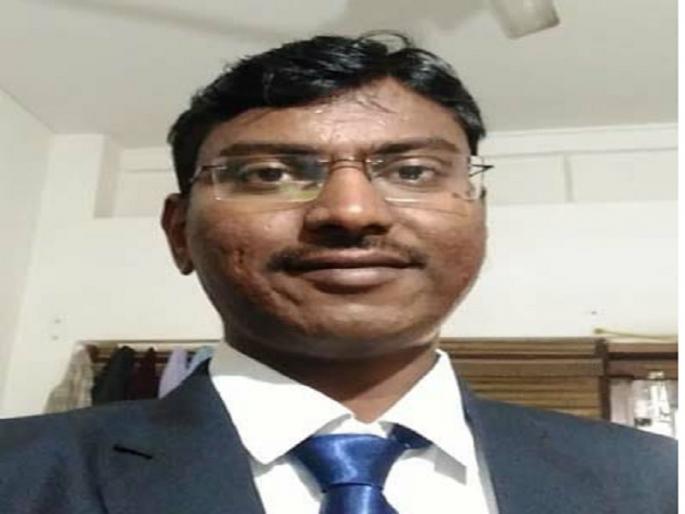 UPSC Results: Failed five times, but persevered; Osmanabad's Mechanic's son Asit 'wins' | UPSC Results : पाच वेळा अपयशी ठरला, पण जिद्दीनं यशोशिखर चढला; मेकॅनिकच्या मुलानं 'जिंकून दाखवलं' UPSC Results: Failed five times, but persevered; Osmanabad's Mechanic's son Asit 'wins' | UPSC Results : पाच वेळा अपयशी ठरला, पण जिद्दीनं यशोशिखर चढला; मेकॅनिकच्या मुलानं 'जिंकून दाखवलं'