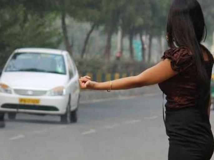asking for lift at midnight cost her life | रात्रीच्यावेळी लिफ्ट मागणे बेतले महिलेच्या जीवावर asking for lift at midnight cost her life | रात्रीच्यावेळी लिफ्ट मागणे बेतले महिलेच्या जीवावर