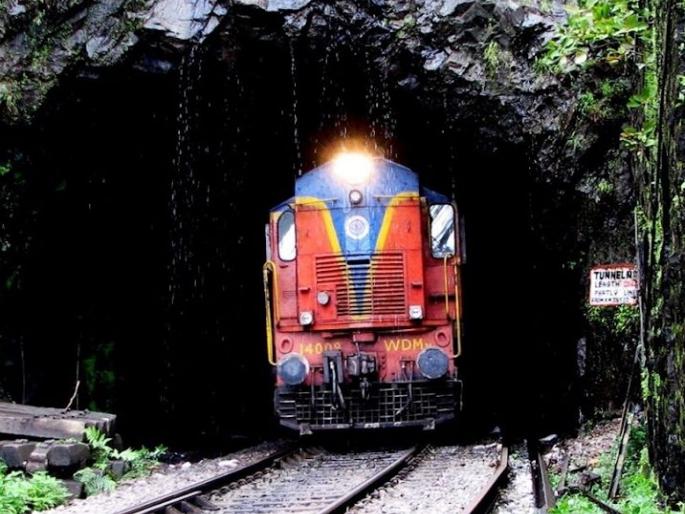 Important trains on Mumbai-Pune railway line canceled for tomorrow | मुंबई-पुणे रेल्वेमार्गावरील महत्वाच्या ट्रेन उद्यासाठी रद्द केल्या Important trains on Mumbai-Pune railway line canceled for tomorrow | मुंबई-पुणे रेल्वेमार्गावरील महत्वाच्या ट्रेन उद्यासाठी रद्द केल्या