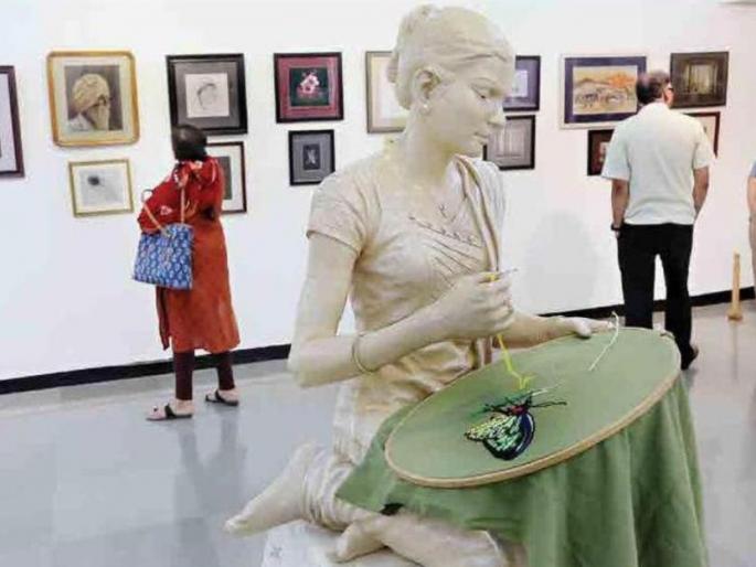 Exhibition of Asmita Potdar's embroidery work in Pune | अस्मिता पोतदार यांच्या भरतकाम कलाकृतीचे पुण्यात प्रदर्शन Exhibition of Asmita Potdar's embroidery work in Pune | अस्मिता पोतदार यांच्या भरतकाम कलाकृतीचे पुण्यात प्रदर्शन