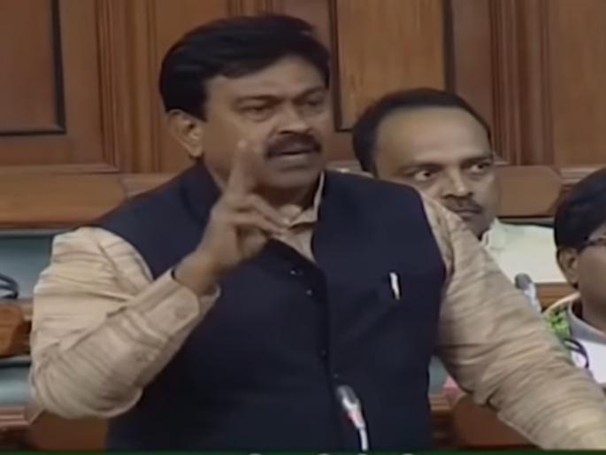 Farmers will be compensated, fearful; BJP MP to Bajaj | शेतकऱ्यांचं 10 हजार कोटींचं देणं बाकी आहे, मग भीती तर वाटणारच; भाजपा खासदाराचा राहुल बजाजना टोला Farmers will be compensated, fearful; BJP MP to Bajaj | शेतकऱ्यांचं 10 हजार कोटींचं देणं बाकी आहे, मग भीती तर वाटणारच; भाजपा खासदाराचा राहुल बजाजना टोला