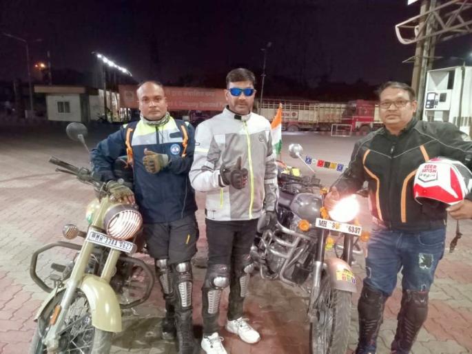 Three bikers from Vidarbha embark on a journey to Tawang; 5th Tour of Leh-Ladakh, Bhutan, Nepal | विदर्भातील तीन बाइकर्स निघाले तवांगच्या प्रवासाला; राष्ट्रीय एकात्मतेचा संदेश देणार Three bikers from Vidarbha embark on a journey to Tawang; 5th Tour of Leh-Ladakh, Bhutan, Nepal | विदर्भातील तीन बाइकर्स निघाले तवांगच्या प्रवासाला; राष्ट्रीय एकात्मतेचा संदेश देणार