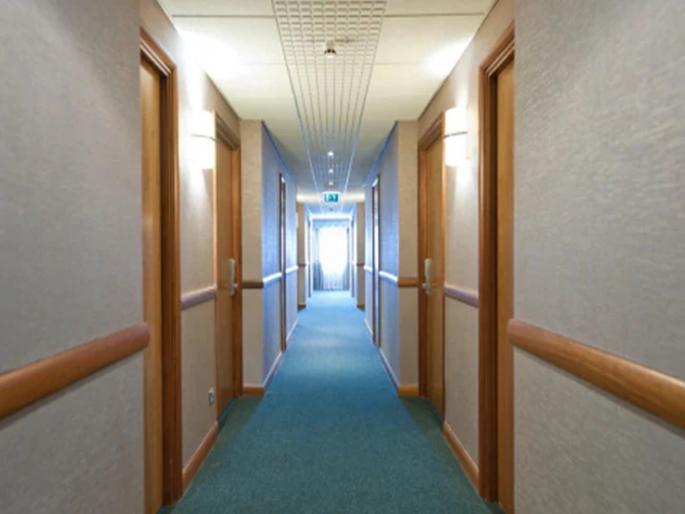 The iit girl celebrated New Years Eve with friends But the body was found in the morning in hotel | धक्कादायक! हॉटेलमध्ये आढळला IIT तरुणीचा मृतदेह; मध्यरात्री मित्रांसोबत आली अन् नंतर... The iit girl celebrated New Years Eve with friends But the body was found in the morning in hotel | धक्कादायक! हॉटेलमध्ये आढळला IIT तरुणीचा मृतदेह; मध्यरात्री मित्रांसोबत आली अन् नंतर...