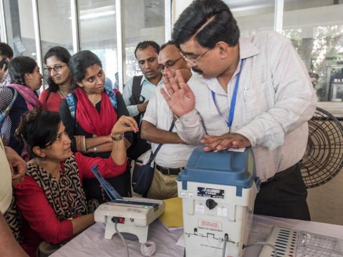 4,000 employees for 2 Assembly constituencies | Maharashtra Election 2019; सोलापूर जिल्ह्यातील ११ विधानसभा मतदारसंघासाठी १८ हजार कर्मचारी 4,000 employees for 2 Assembly constituencies | Maharashtra Election 2019; सोलापूर जिल्ह्यातील ११ विधानसभा मतदारसंघासाठी १८ हजार कर्मचारी