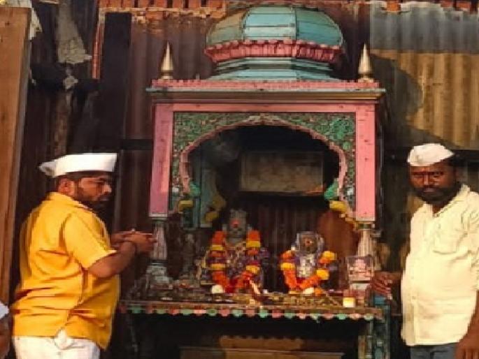 The ancient Vitthal Rukmini temple at Sangli Ashta is open for darshan | सांगलीतील आष्टा येथील पुरातन विठ्ठल-रुक्मिणी मंदिर दर्शनासाठी खुले The ancient Vitthal Rukmini temple at Sangli Ashta is open for darshan | सांगलीतील आष्टा येथील पुरातन विठ्ठल-रुक्मिणी मंदिर दर्शनासाठी खुले