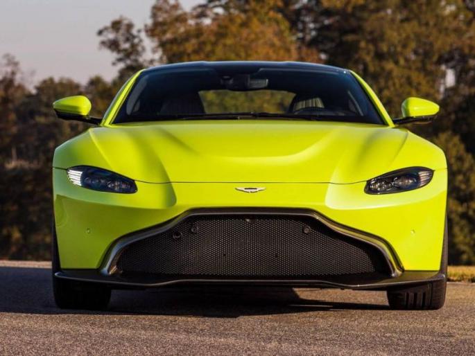 2019 Aston Martin Vantage sports car launched in India | Aston Martin ने लॉन्च केली नवीन स्पोर्ट कार, जाणून घ्या किंमत आणि खासियत 2019 Aston Martin Vantage sports car launched in India | Aston Martin ने लॉन्च केली नवीन स्पोर्ट कार, जाणून घ्या किंमत आणि खासियत