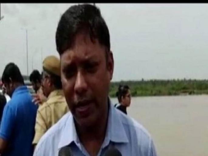 IAS officer resigns; Said, compromise with the values of democracy | आयएएस अधिकाऱ्याचा राजीनामा; म्हणाले, लोकशाहीच्या मुल्यांसोबत होतेय तडजोड IAS officer resigns; Said, compromise with the values of democracy | आयएएस अधिकाऱ्याचा राजीनामा; म्हणाले, लोकशाहीच्या मुल्यांसोबत होतेय तडजोड