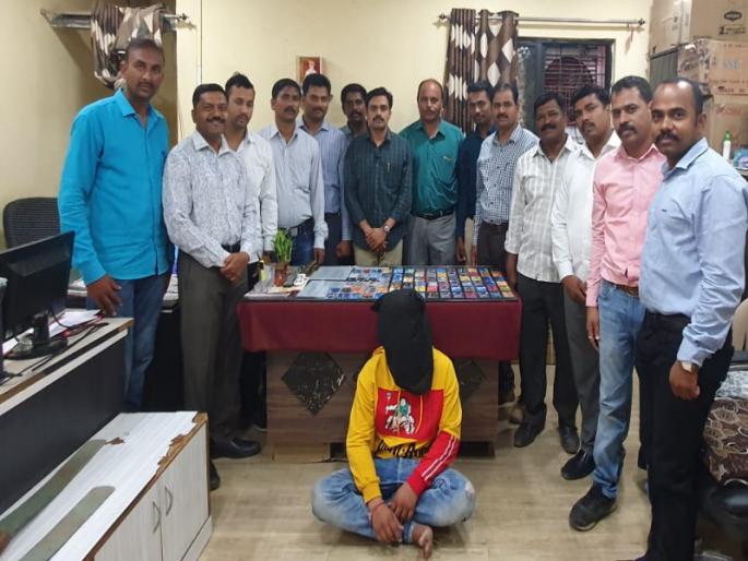 one person arrested with ATM card fraud in Chakan | चाकण येथे हातचलाखीने एटीएमधारकांना गंडविणारा जेरबंद one person arrested with ATM card fraud in Chakan | चाकण येथे हातचलाखीने एटीएमधारकांना गंडविणारा जेरबंद
